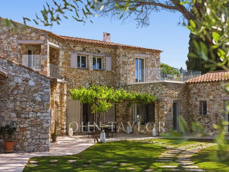 Maison La Colle-sur-Loup - 4 chambres - 238m²