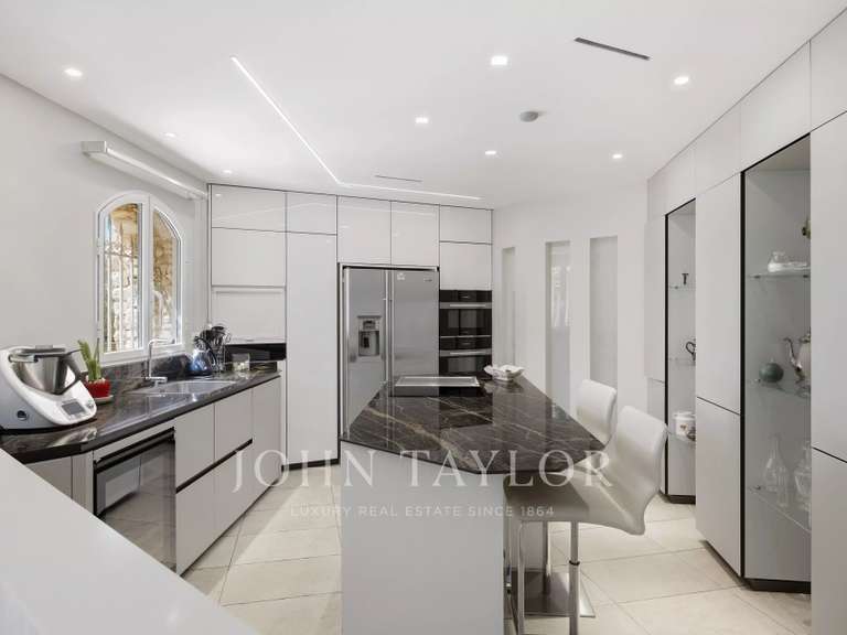 Maison La Colle-sur-Loup - 4 chambres - 238m²