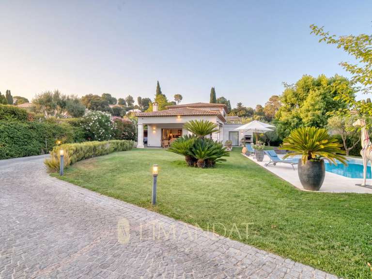 Maison La Colle-sur-Loup - 4 chambres - 162m²