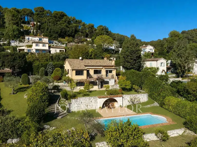 Maison La Colle-sur-Loup - 3 chambres - 172m²