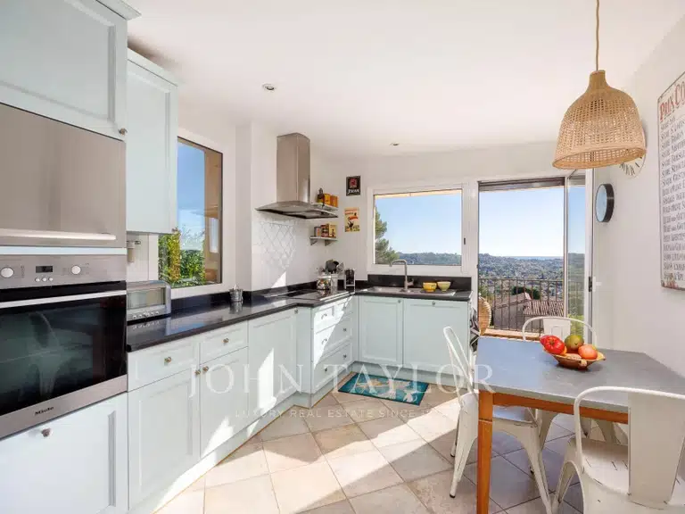 Maison La Colle-sur-Loup - 3 chambres - 172m²