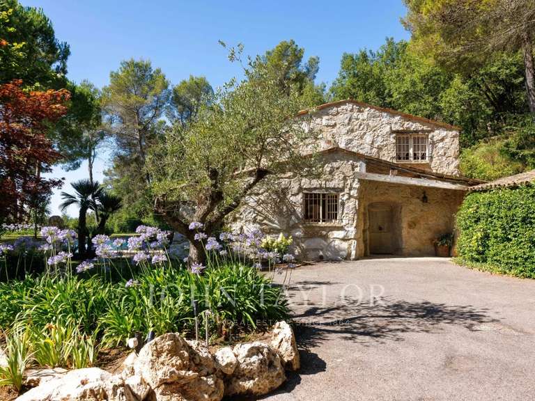 Maison La Colle-sur-Loup - 4 chambres - 208m²