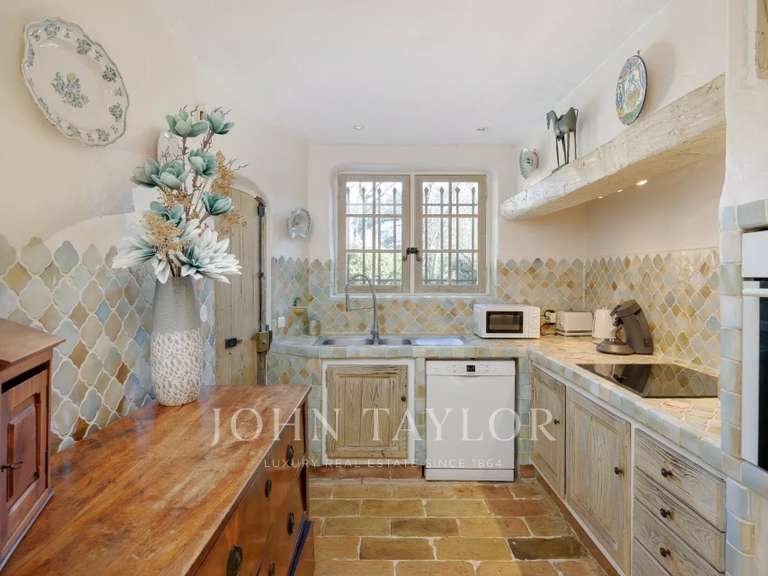 Maison La Colle-sur-Loup - 4 chambres - 208m²