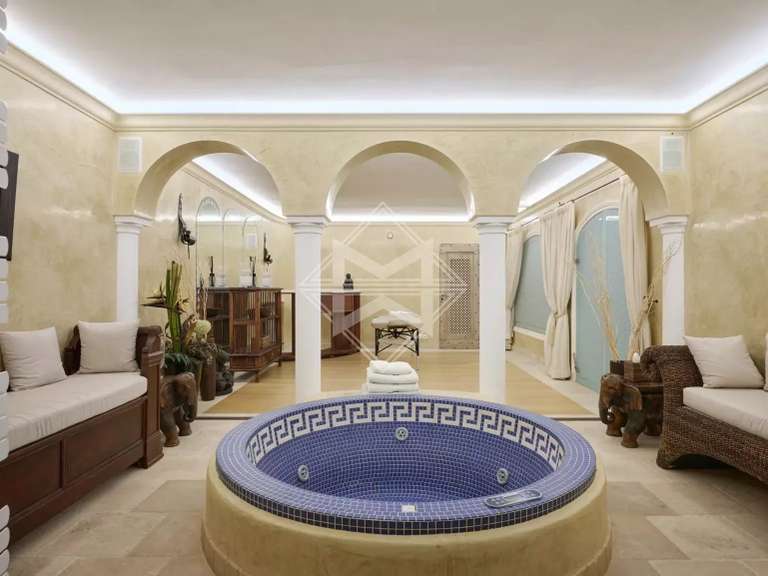 Villa La Colle-sur-Loup - 8 chambres - 700m²