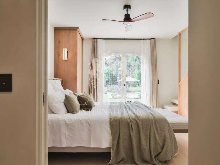 Villa La Colle-sur-Loup - 5 bedrooms - 350m²