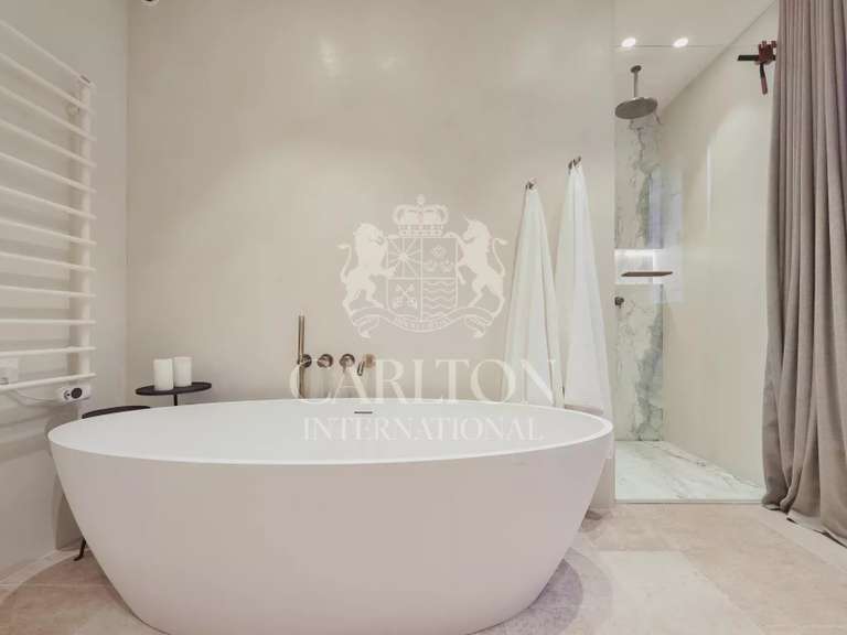 Villa La Colle-sur-Loup - 5 bedrooms - 350m²