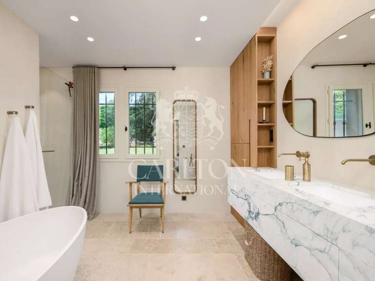 Villa La Colle-sur-Loup - 5 bedrooms - 350m²