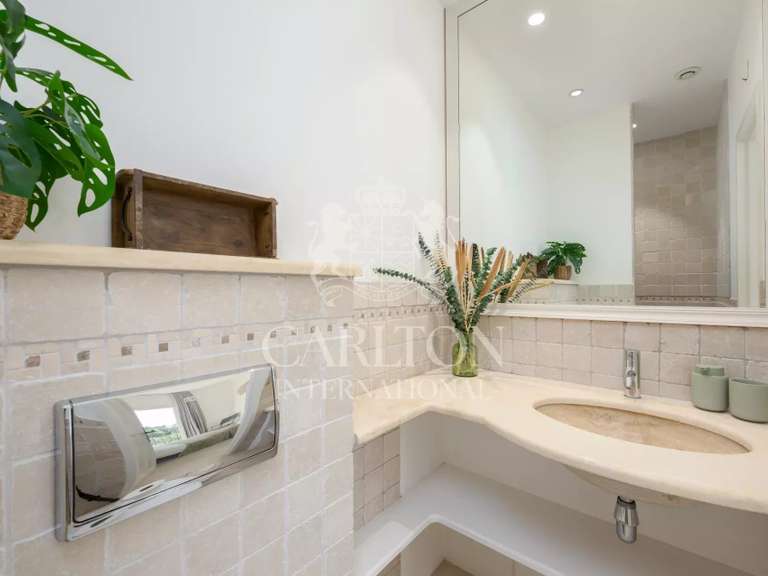 Villa La Colle-sur-Loup - 5 bedrooms - 350m²