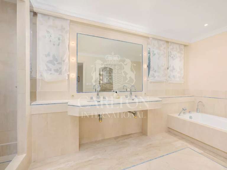 Villa La Colle-sur-Loup - 5 bedrooms - 328m²