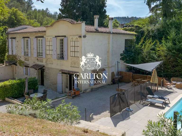Villa La Colle-sur-Loup - 6 chambres - 235m²