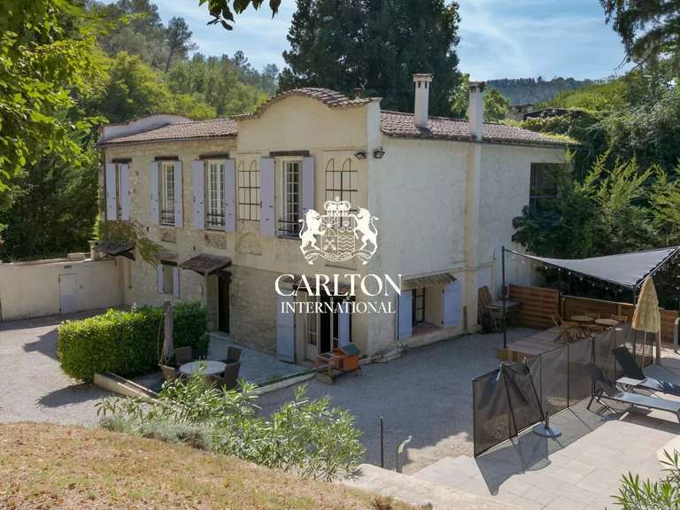 Villa La Colle-sur-Loup - 6 chambres - 235m²