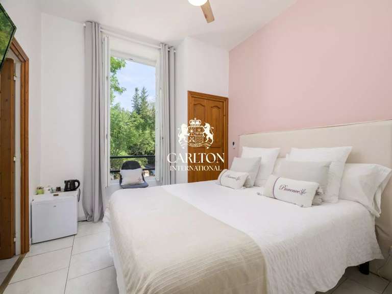 Villa La Colle-sur-Loup - 6 bedrooms - 235m²