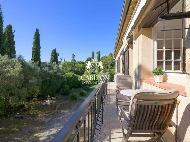 Villa La Colle-sur-Loup - 6 bedrooms - 300m²