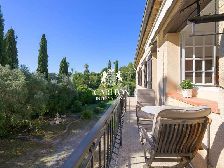 Villa La Colle-sur-Loup - 6 chambres - 300m²