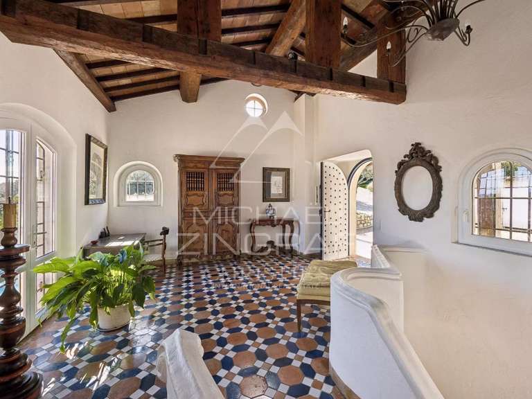 Villa La Colle-sur-Loup - 6 bedrooms - 437m²