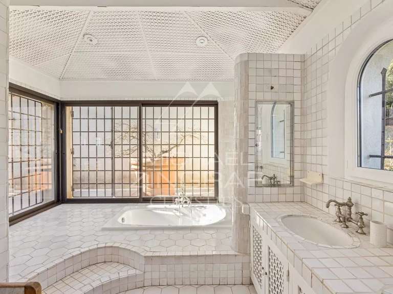 Villa La Colle-sur-Loup - 6 bedrooms - 437m²