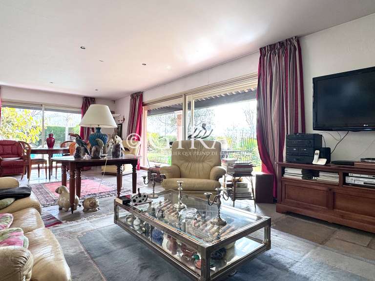 Villa La Colle-sur-Loup - 5 chambres - 276m²