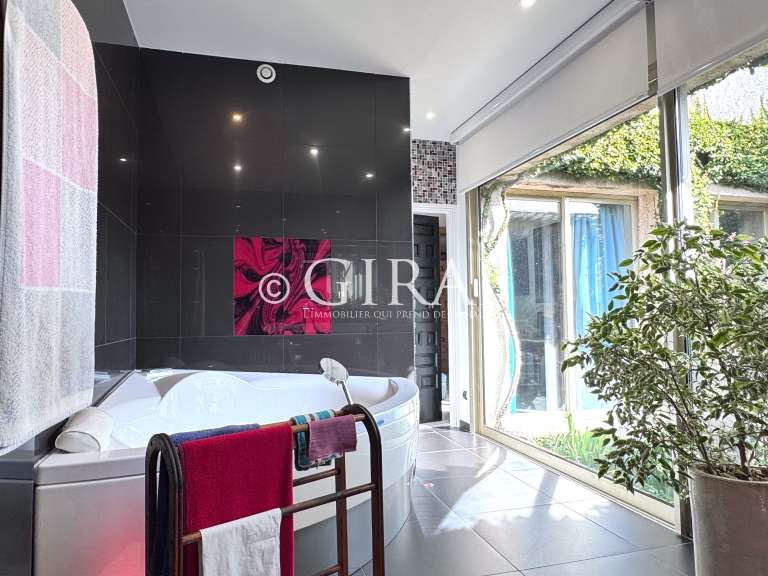 Villa La Colle-sur-Loup - 5 chambres - 276m²