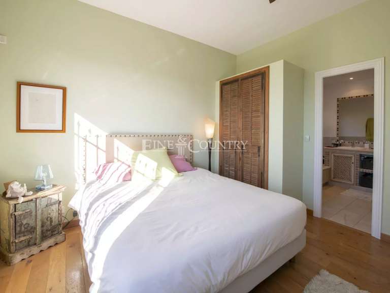 Villa La Colle-sur-Loup - 246m²