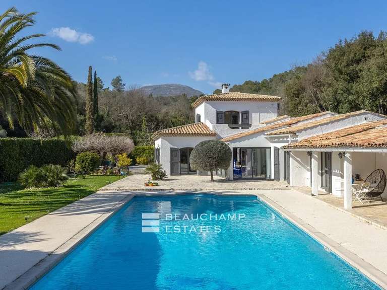 Villa La Colle-sur-Loup - 4 bedrooms - 274m²