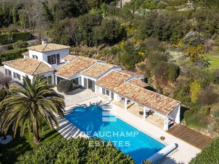 Villa La Colle-sur-Loup - 4 bedrooms - 274m²