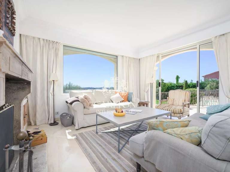 Villa La Colle-sur-Loup - 5 bedrooms - 328m²