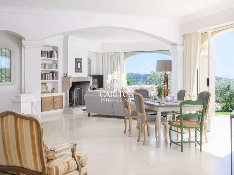 Villa La Colle-sur-Loup - 5 chambres - 328m²