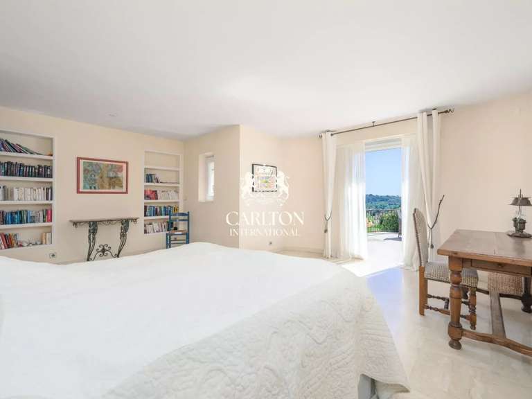 Villa La Colle-sur-Loup - 5 chambres - 328m²