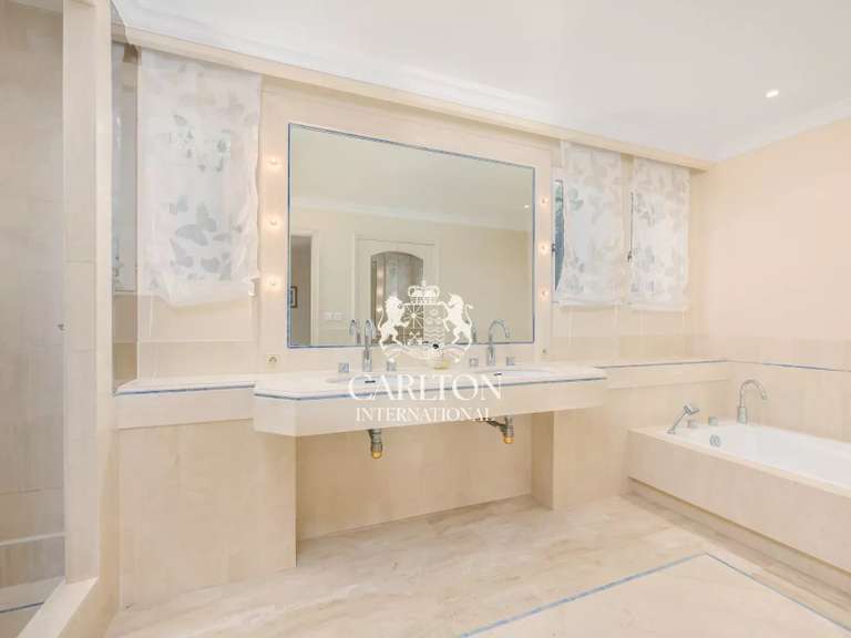 Villa La Colle-sur-Loup - 5 bedrooms - 328m²