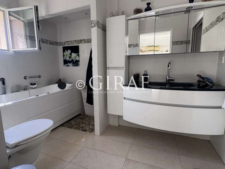 Villa La Colle-sur-Loup - 3 chambres - 180m²