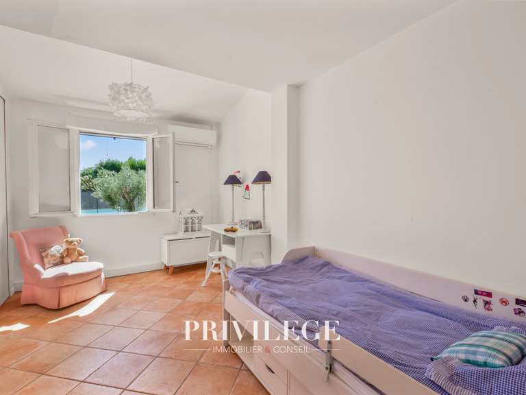 Villa La Colle-sur-Loup - 6 chambres - 200m²
