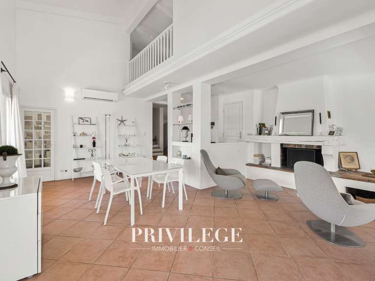 Villa La Colle-sur-Loup - 6 chambres - 200m²