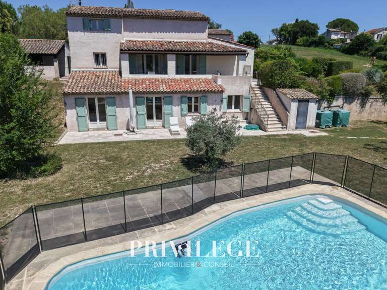 Villa La Colle-sur-Loup - 6 chambres - 200m²