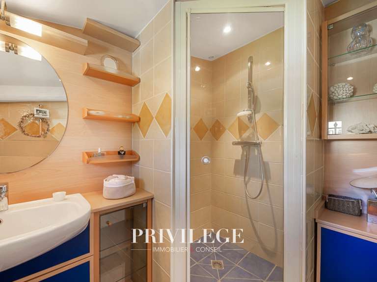 Villa La Colle-sur-Loup - 6 chambres - 200m²