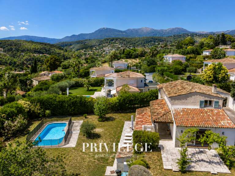 Villa La Colle-sur-Loup - 6 chambres - 200m²