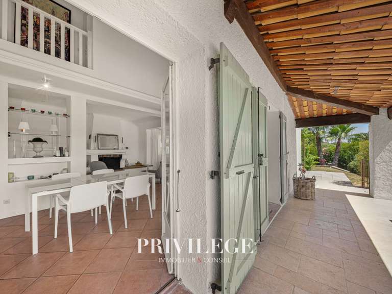 Villa La Colle-sur-Loup - 6 chambres - 200m²