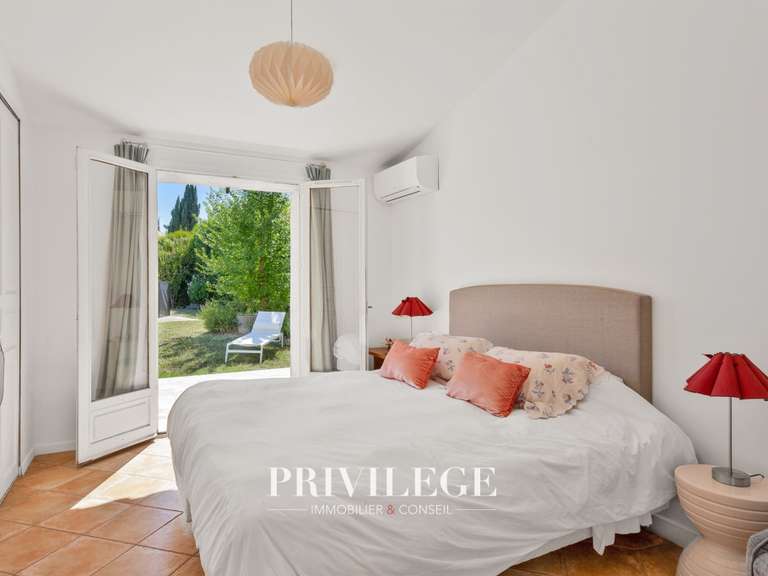 Villa La Colle-sur-Loup - 6 chambres - 200m²