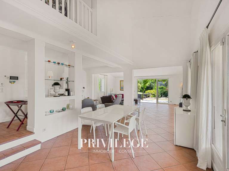 Villa La Colle-sur-Loup - 6 chambres - 200m²