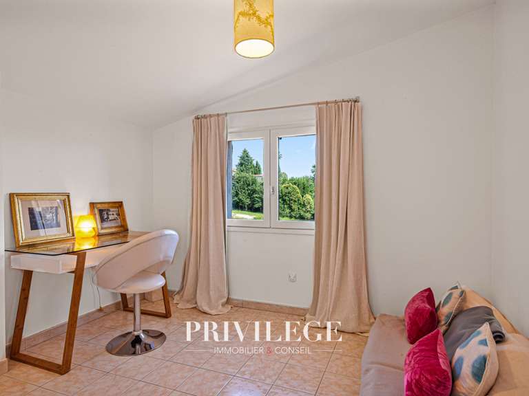 Villa La Colle-sur-Loup - 6 chambres - 200m²