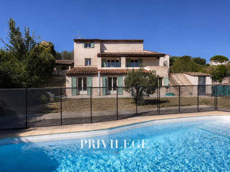 Villa La Colle-sur-Loup - 6 chambres - 200m²