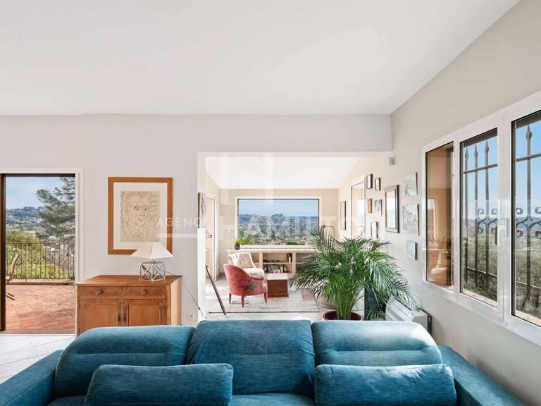 Villa La Colle-sur-Loup - 5 chambres - 200m²