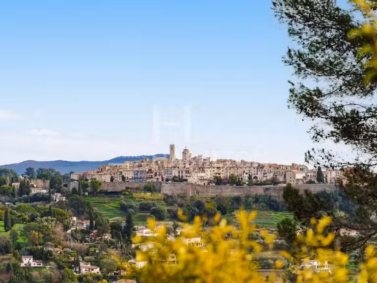 Villa La Colle-sur-Loup - 5 bedrooms - 200m²