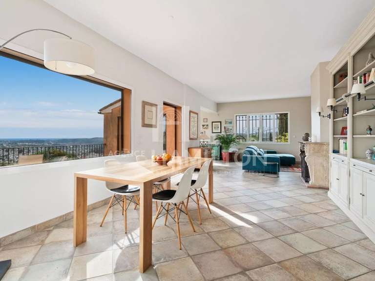 Villa La Colle-sur-Loup - 5 chambres - 200m²