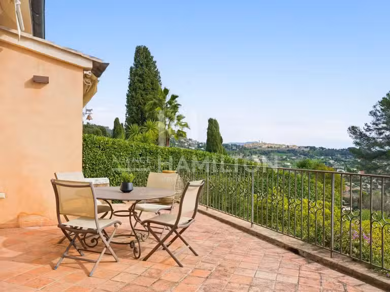 Villa La Colle-sur-Loup - 5 bedrooms - 200m²