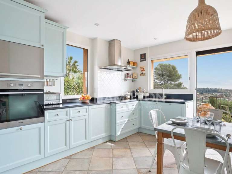 Villa La Colle-sur-Loup - 5 chambres - 200m²