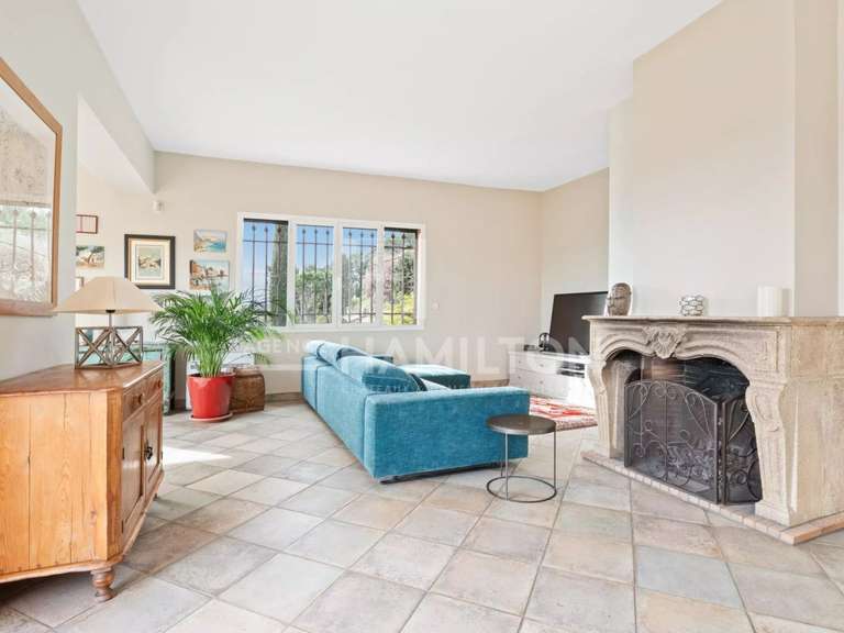 Villa La Colle-sur-Loup - 5 chambres - 200m²
