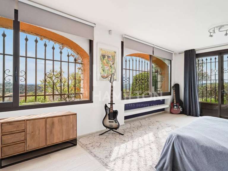 Villa La Colle-sur-Loup - 5 chambres - 200m²