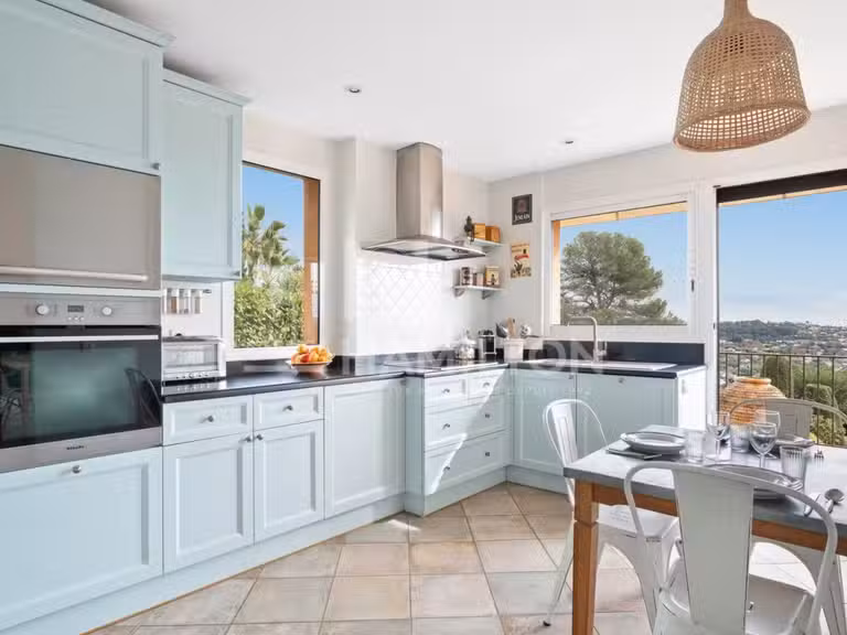 Villa La Colle-sur-Loup - 5 bedrooms - 200m²