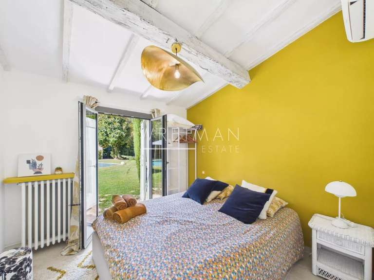 Villa La Colle-sur-Loup - 5 chambres - 190m²