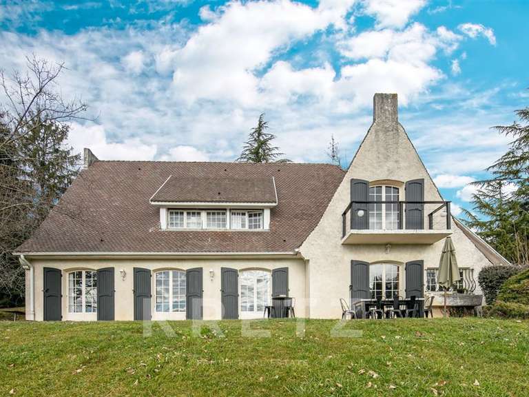 Maison La Côte-Saint-André - 6 chambres - 250m²